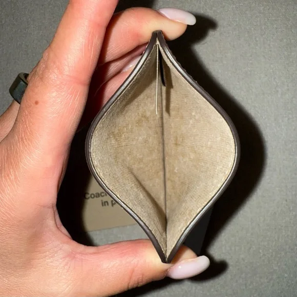 NWT Coach Wavy Card Case In Coachtopia Leather With Cherry Print - Picture 8 of 8